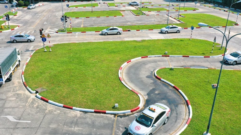 64e41e0d3ce1e_thi sa hinh b2